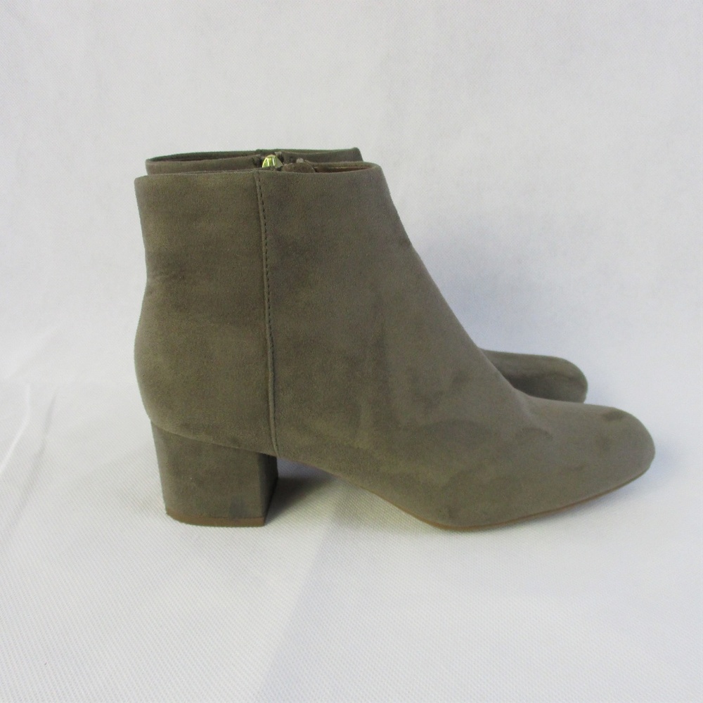 City Classified Women's Ankle Zipper Boots Size 8
